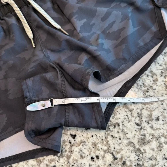 Vuori Women’s Clementine 2.0 Shorts Small - Picture 8 of 9